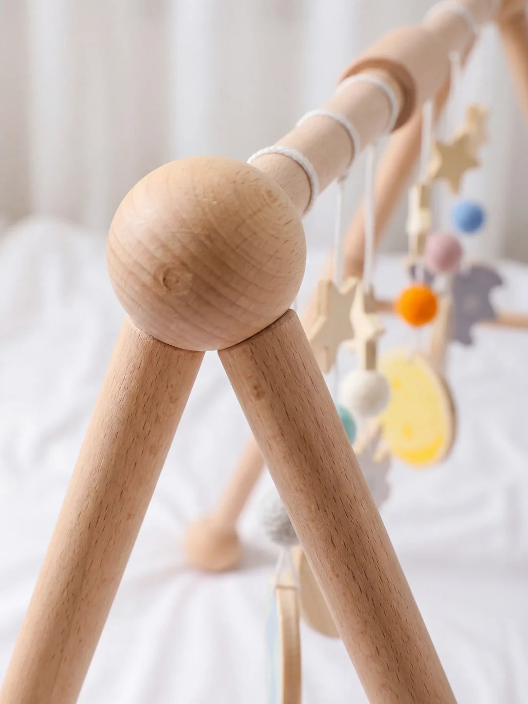 Arche d'éveil en bois clair