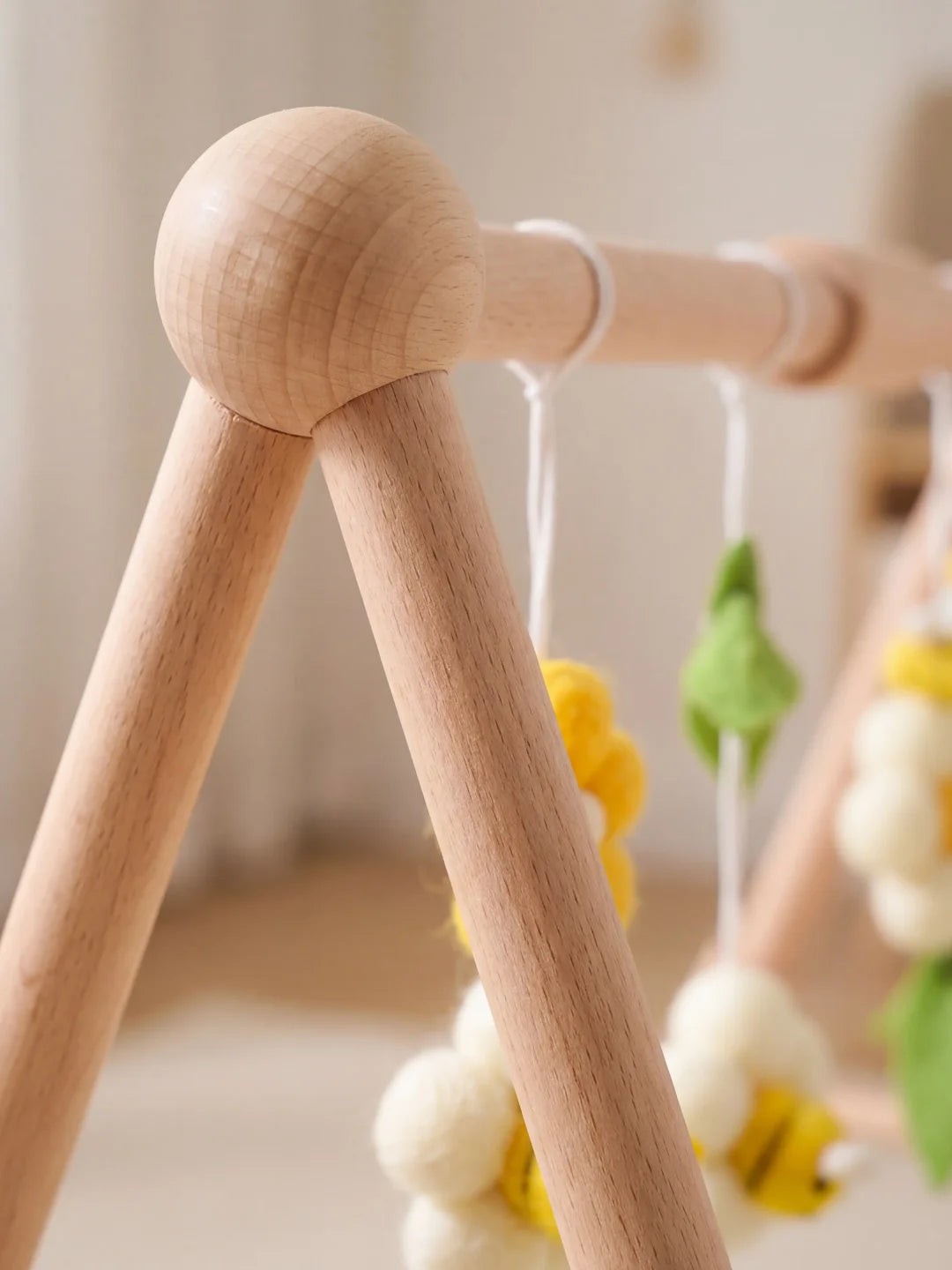 Arche d'éveil en bois clair