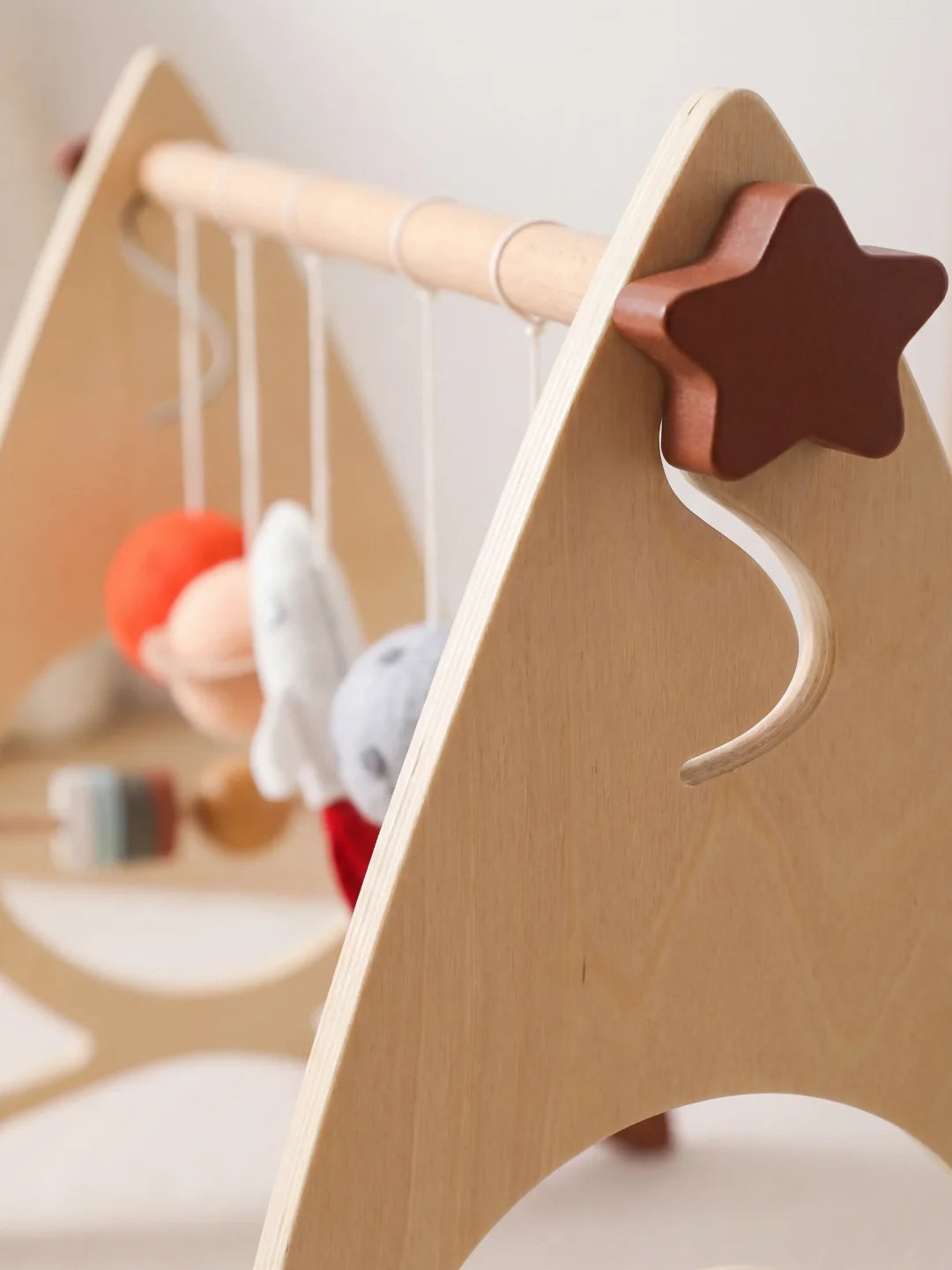 Arche d'éveil en bois - Fusée