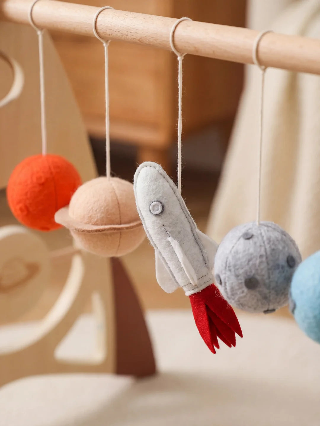 Arche d'éveil en bois - Fusée