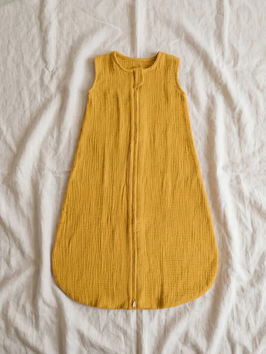 Gigoteuse bébé en mousseline moutarde unie avec fermeture éclair centrale