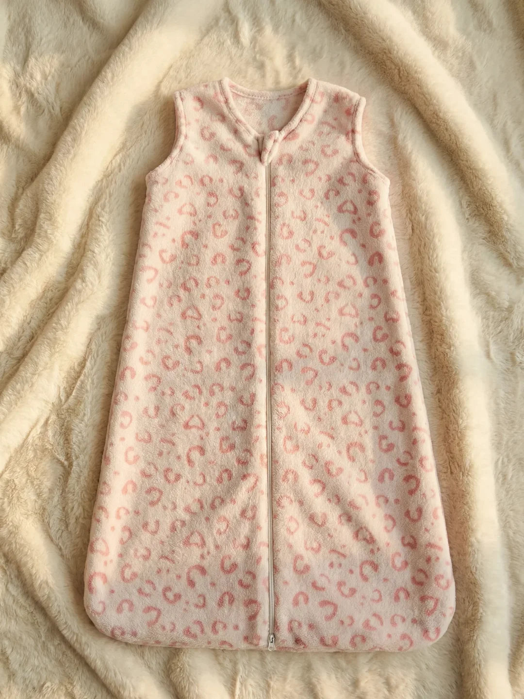 Gigoteuse bébé en polaire douce motif léopard rose avec fermeture éclair