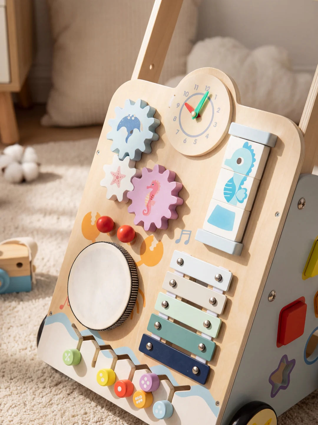 Gros plan sur les engrenages hippocampe, le tambour et les perles du chariot Le P'tit Marin.